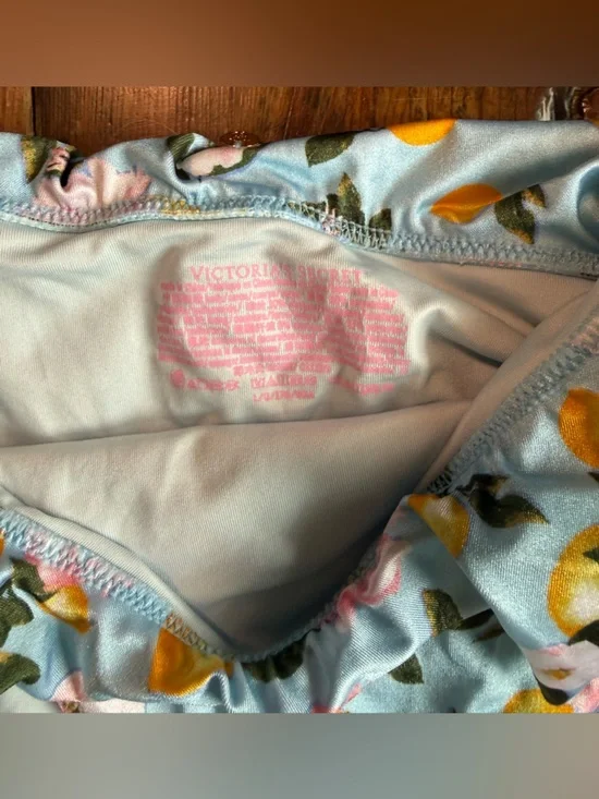 NWOT Victoria's Secret Light Blue Floral & Lemon Print Ruffled Swim Bottom Large - Picture 2 of 3